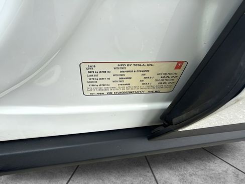 Used 2019 Tesla Model X 100D AWD/4WD image 40