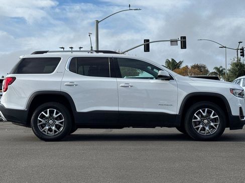 Used 2023 GMC Acadia SLT image 3