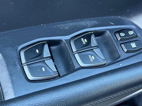 Used 2017 Hyundai Santa Fe Sport image 12