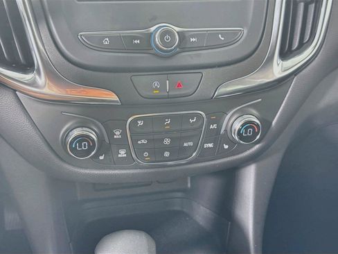 Used 2024 Chevrolet Equinox LT AWD/4WD image 9