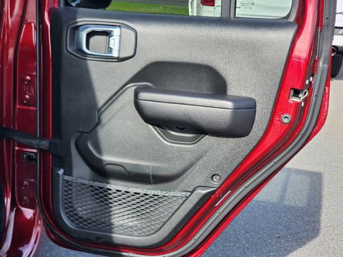 Used 2021 Jeep Wrangler Unlimited Sport image 29