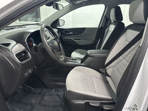 Used 2022 Chevrolet Equinox LS image 19