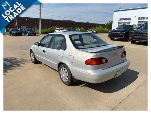 Used 2001 Toyota Corolla LE FWD image 7