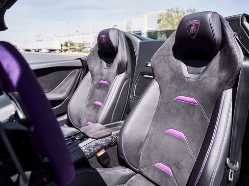Used 2024 Lamborghini Huracan EVO image 43