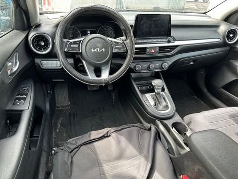 Used 2023 Kia Forte LXS FWD image 10