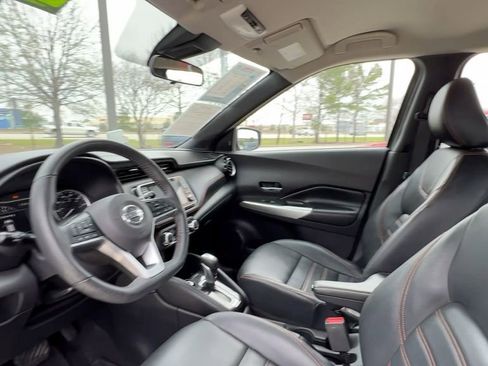 Used 2020 Nissan Kicks SR w/ SR Premium Package image 34