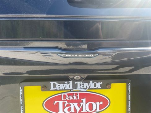 Used 2019 Chrysler Pacifica Touring-L Plus image 54