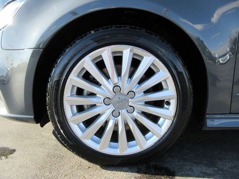 Used 2018 Audi A3 e-tron Premium Plus w/ Premium Plus Package image 49