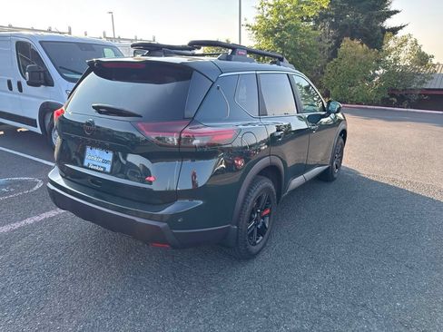 Used 2026 Nissan Rogue SV AWD/4WD image 10