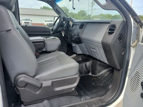 Used 2011 Ford F250 XL image 26