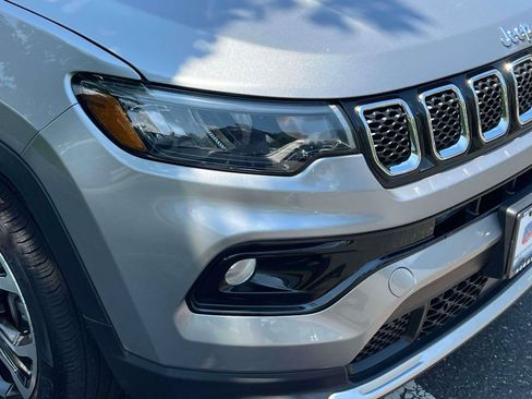 Used 2023 Jeep Compass Limited AWD/4WD image 7