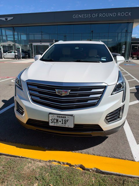 Used 2017 Cadillac XT5 FWD image 2