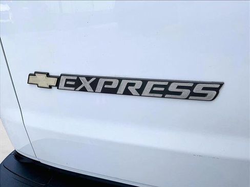 Used 2022 Chevrolet Express 2500 w/ Driver Convenience Package image 30