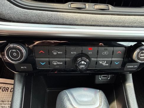 Used 2023 Jeep Compass Latitude w/ Convenience Group AWD/4WD image 31