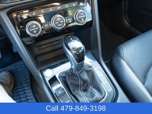 Used 2022 Volkswagen Taos SEL image 19