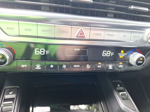 Used 2022 Kia Telluride S FWD image 25