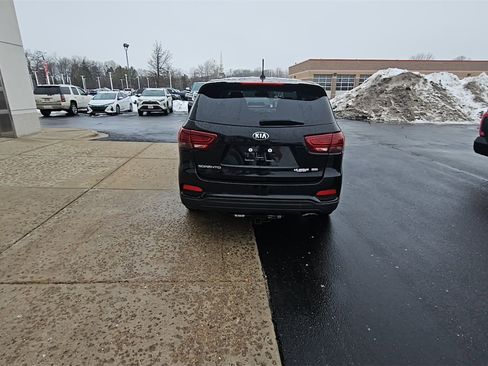 Used 2019 Kia Sorento L image 4