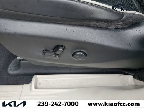 Used 2022 Chrysler Pacifica Limited FWD image 26