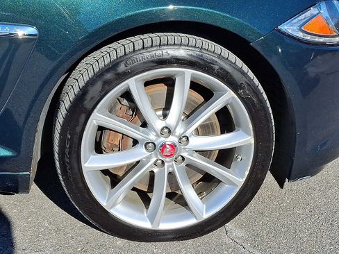 Used 2015 Jaguar XF Portfolio image 9