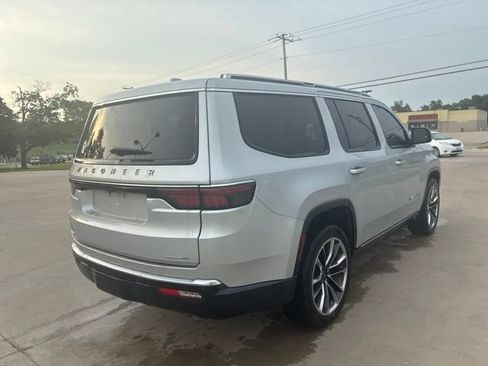 Used 2022 Jeep Wagoneer Series III w/ Premium Group I AWD/4WD image 6
