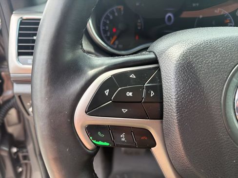 Used 2019 Jeep Grand Cherokee Altitude RWD image 48
