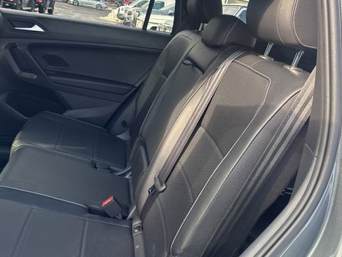 Used 2021 Volkswagen Tiguan SE R-Line image 14