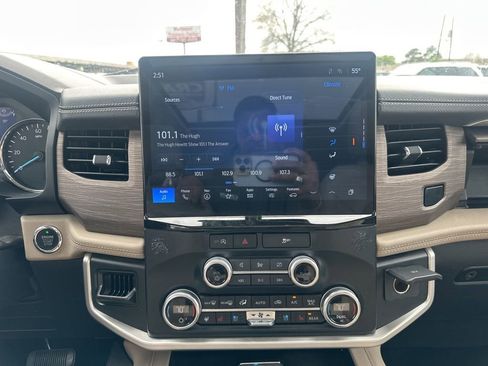 Used 2024 Ford Expedition Max Limited image 21