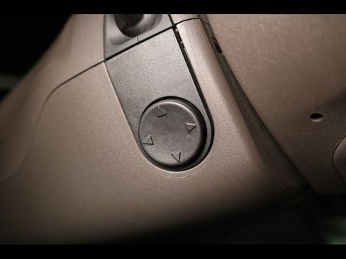 Used 2020 Ford Explorer Platinum w/ Premium Technology Package image 31