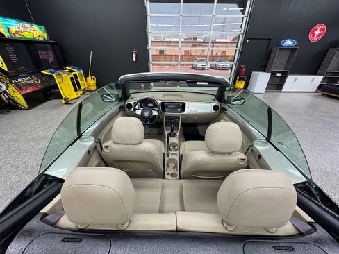 Used 2013 Volkswagen Beetle 2.5 image 9