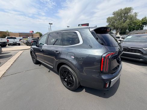Used 2024 Kia Telluride EX w/ EX Captain's Chair Package AWD/4WD image 6