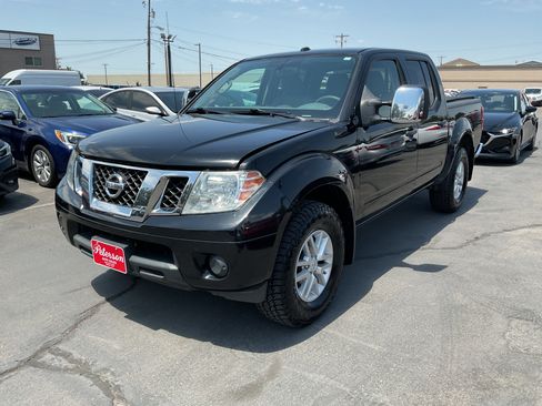 Used 2016 Nissan Frontier SV AWD/4WD image 2