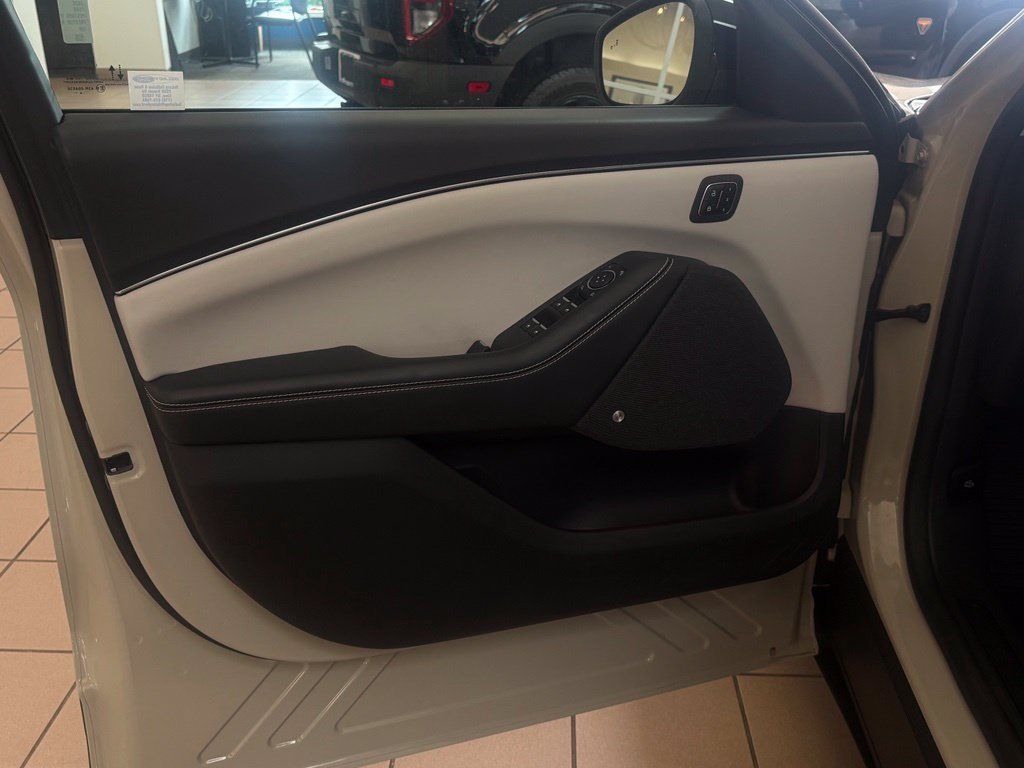 Used 2025 Ford Mustang Mach-E Premium AWD/4WD image 13