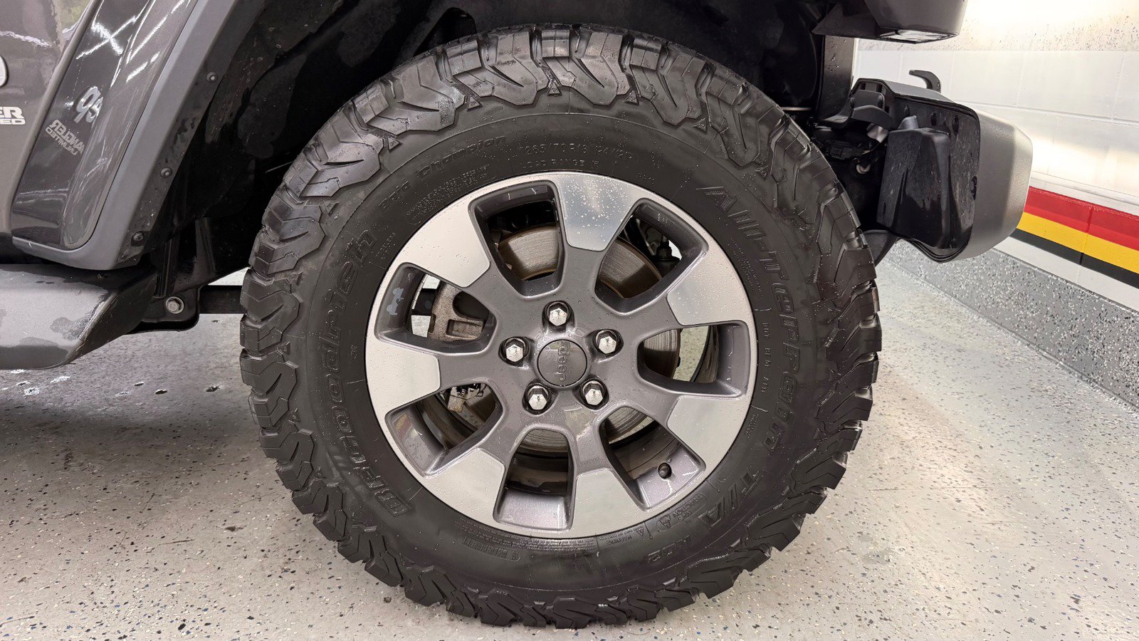 Used 2019 Jeep Wrangler Unlimited Sahara AWD/4WD image 17