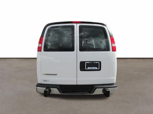 Used 2024 Chevrolet Express 2500 w/ Driver Convenience Package RWD image 4