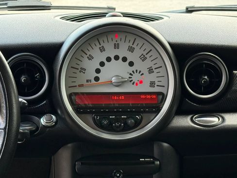 Used 2014 MINI Cooper Clubman S FWD image 9