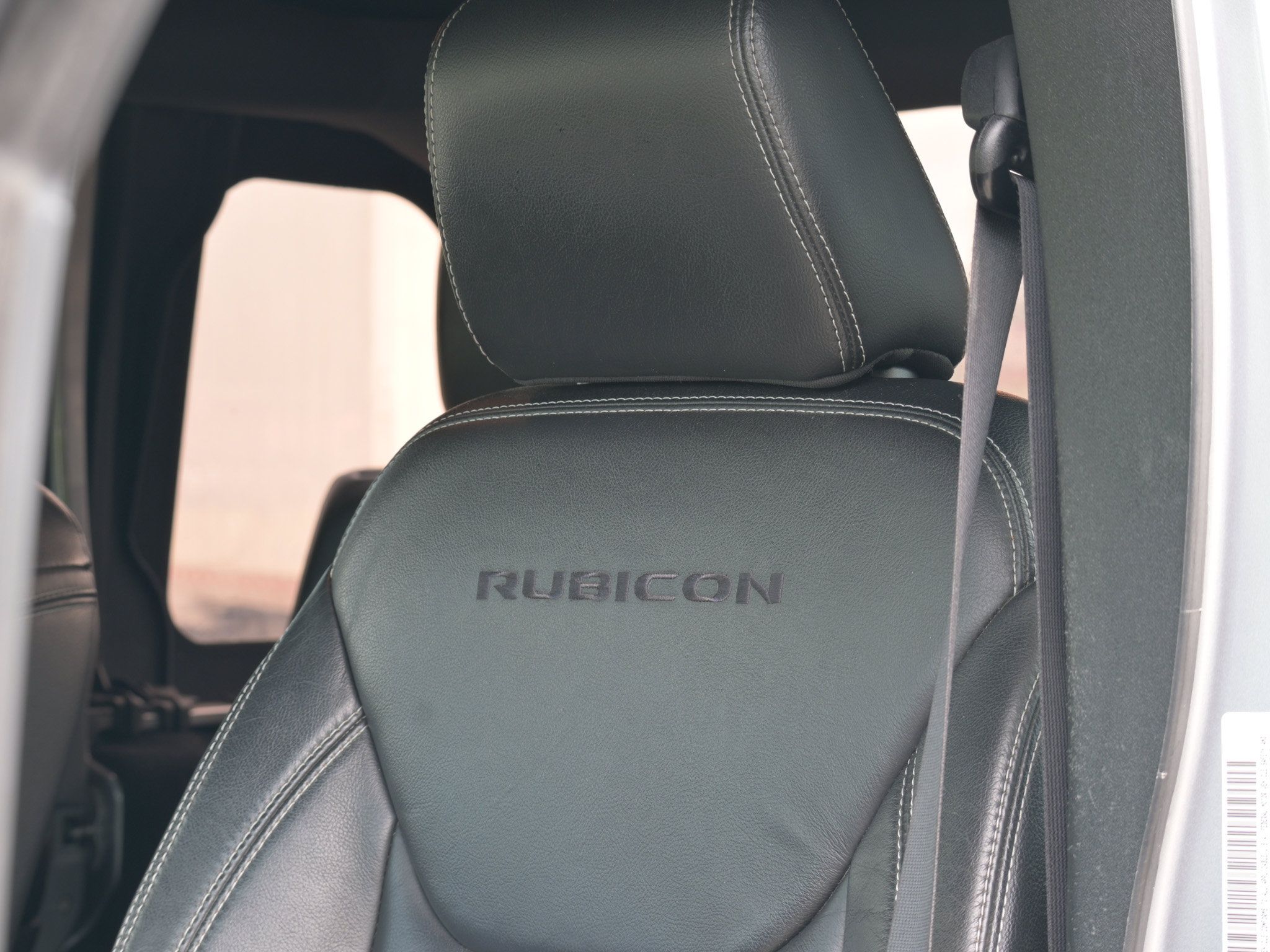 Used 2013 Jeep Wrangler Unlimited Rubicon w/ Connectivity Group AWD/4WD image 10