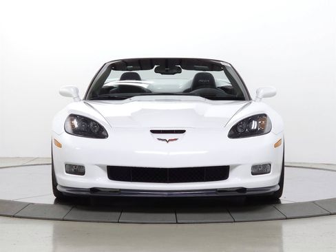 Used 2013 Chevrolet Corvette 427 w/ 1SC Preferred Equipment Group RWD image 2