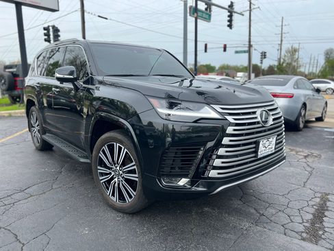 Used 2024 Lexus LX 600 4WD w/ Luxury Package image 8