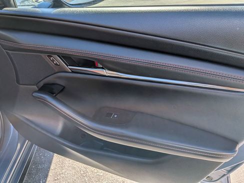 Used 2025 MAZDA MAZDA3 s image 32