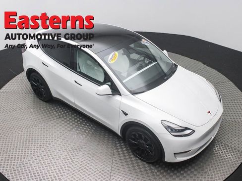 Used 2020 Tesla Model Y Long Range image 3