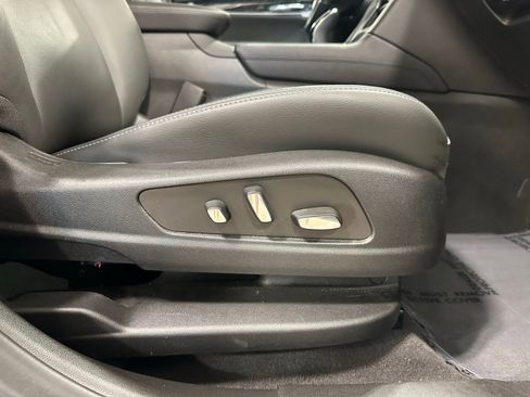 Used 2025 Cadillac XT6 Premium Luxury image 47