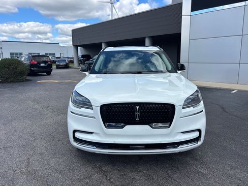 Used 2023 Lincoln Aviator Reserve w/ Equipment Group 201A AWD/4WD image 2