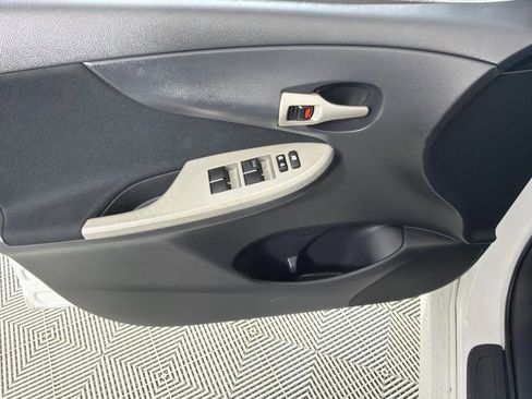 Used 2010 Toyota Corolla S image 10