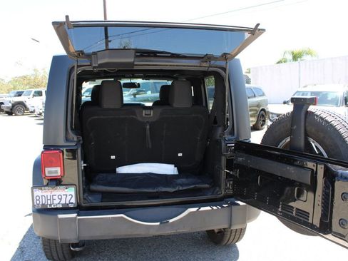 Used 2018 Jeep Wrangler Sport AWD/4WD image 11