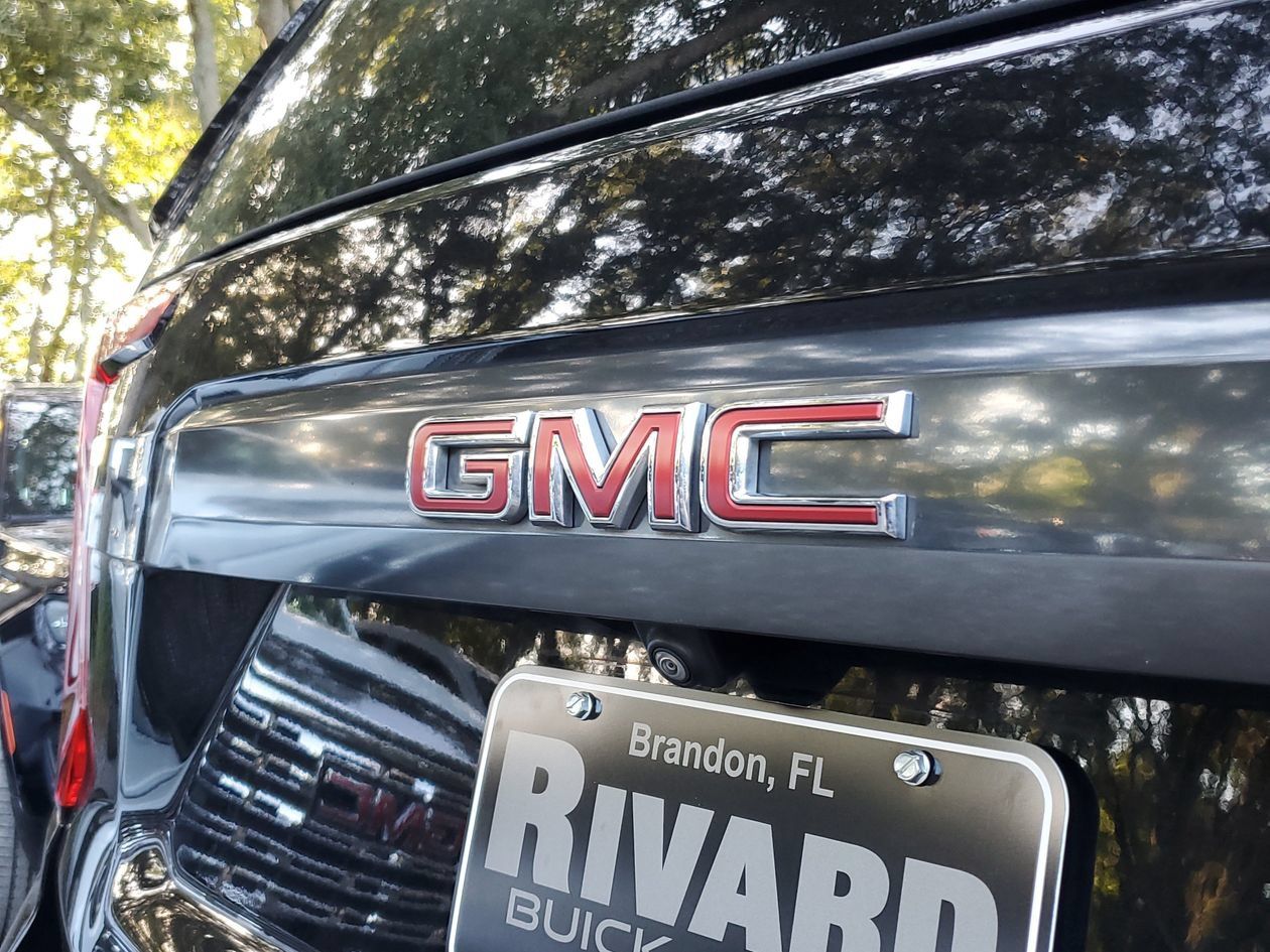 Used 2023 GMC Yukon AT4 AWD/4WD image 6