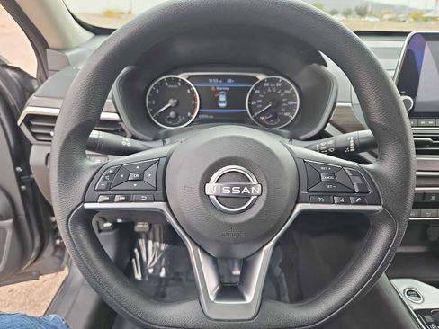 Used 2024 Nissan Altima 2.5 SV image 22