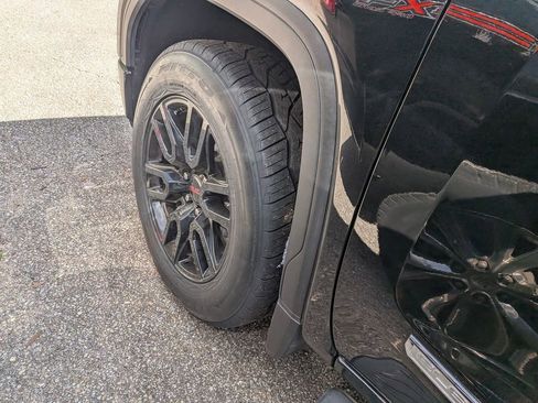 Used 2020 GMC Sierra 1500 Elevation w/ Elevation Value Package image 6