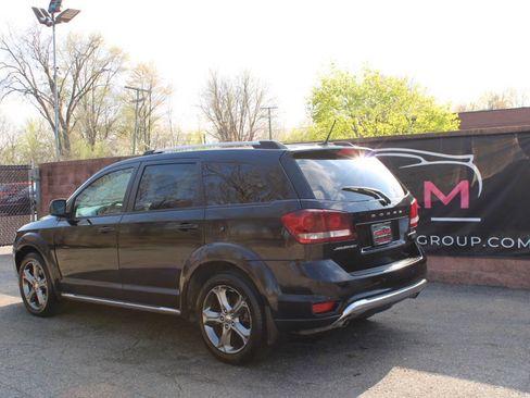 Used 2017 Dodge Journey Crossroad image 3