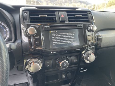 Used 2017 Toyota 4Runner TRD Off-Road image 8