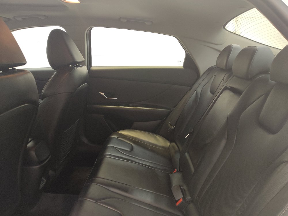 Used 2025 Hyundai Elantra Limited FWD image 18